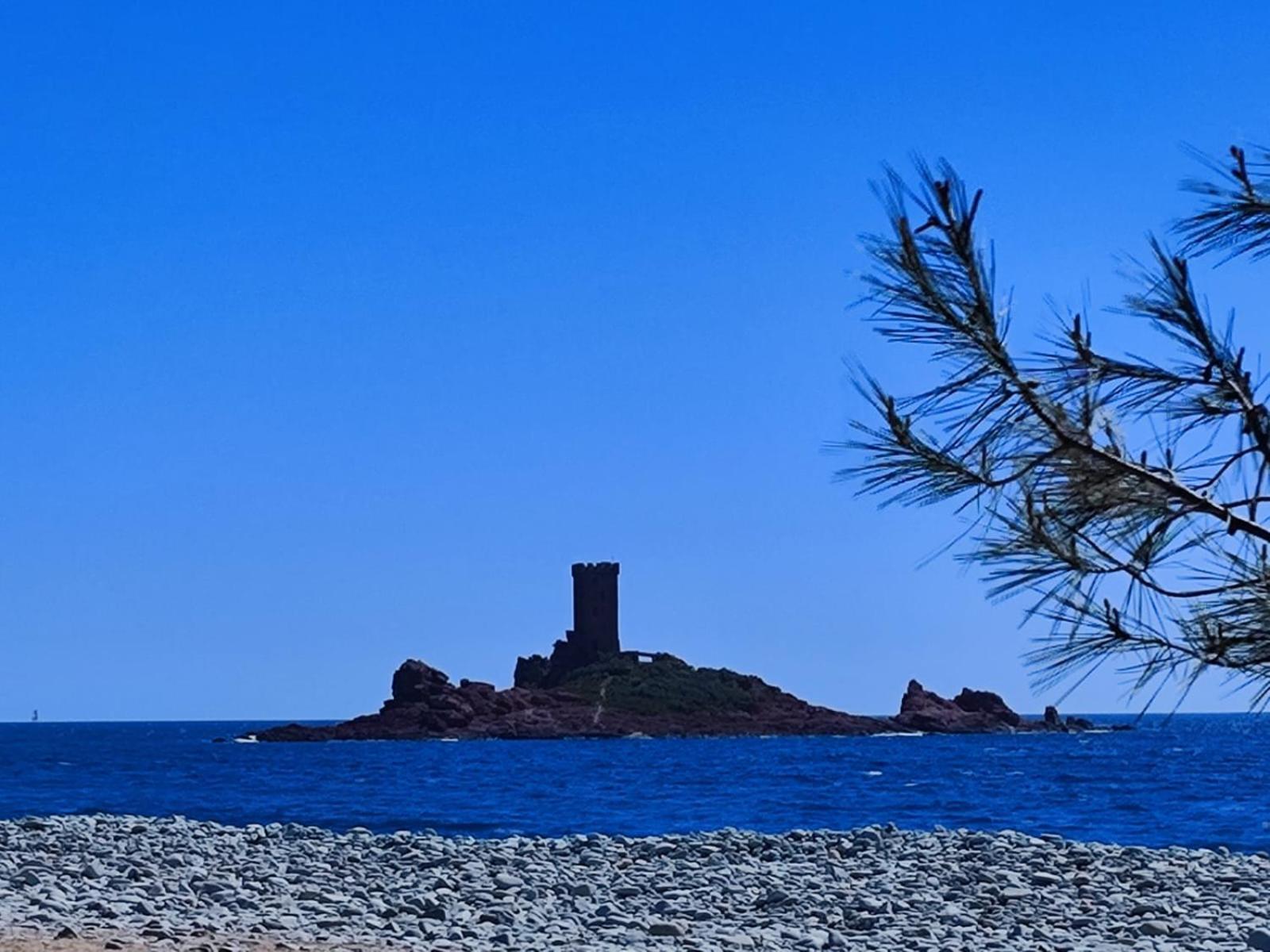 Cozy Apartment In Agay With Stunning Views Saint-Raphaël Exterior foto